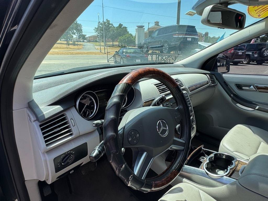 Used 2011 Mercedes-Benz R 350 4MATIC image 10