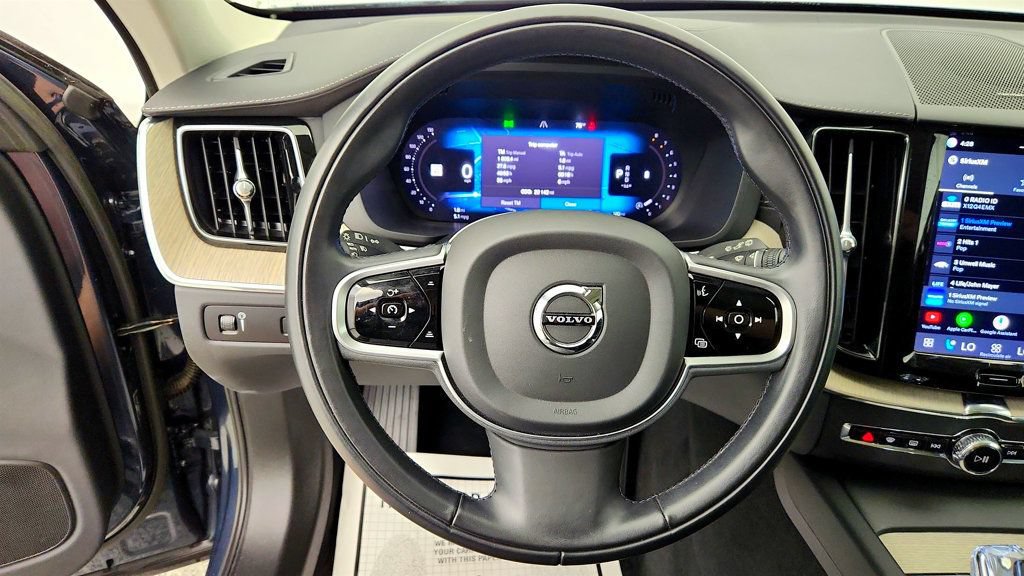 Used 2022 Volvo XC60 B5 Inscription w/ Advanced Package AWD/4WD image 13