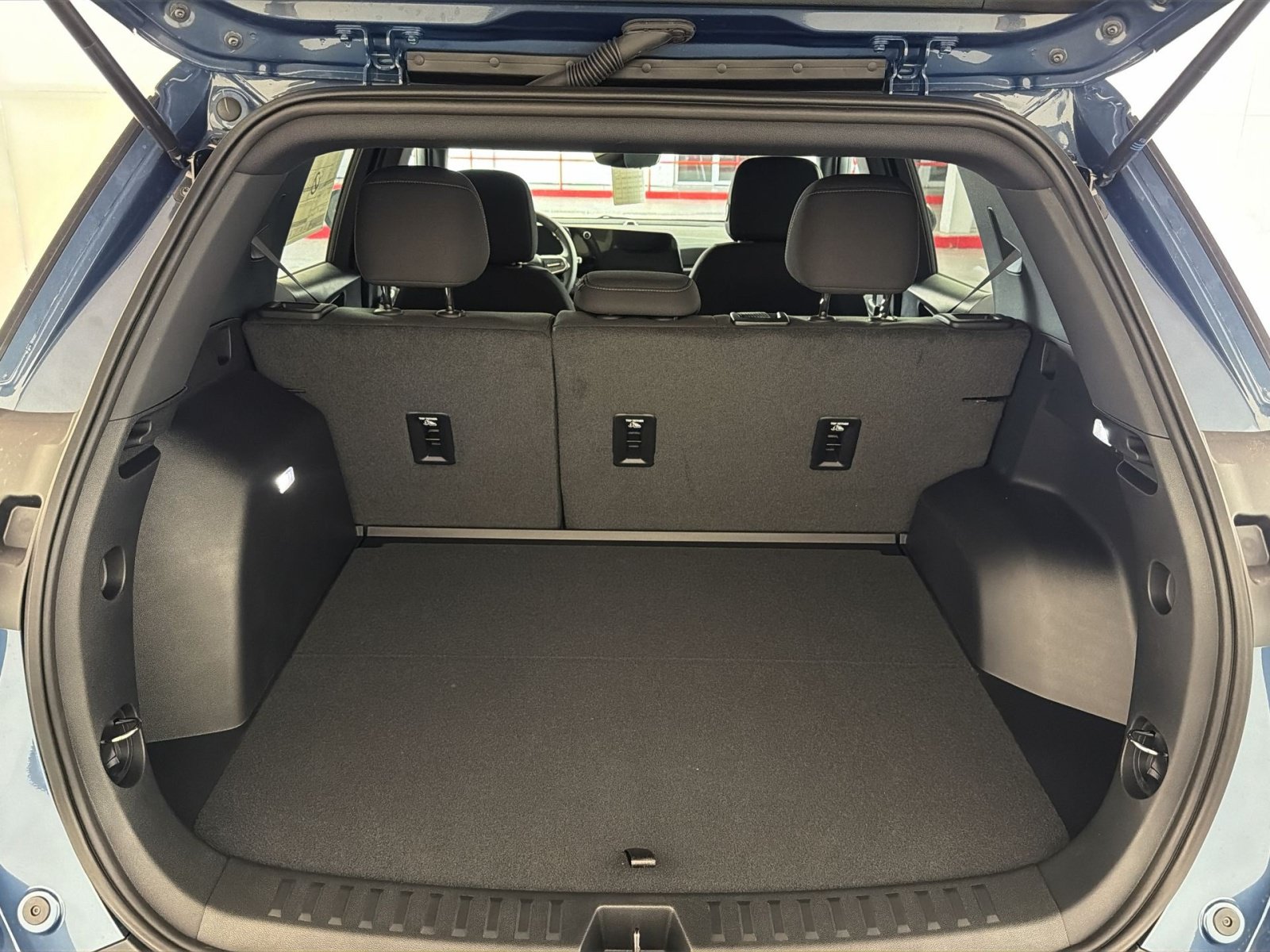 New 2027 Chevrolet Equinox LT w/ Safety and Technology Package FWD image 25