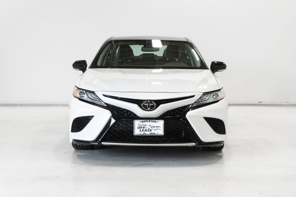 Used 2020 Toyota Camry XSE FWD image 5