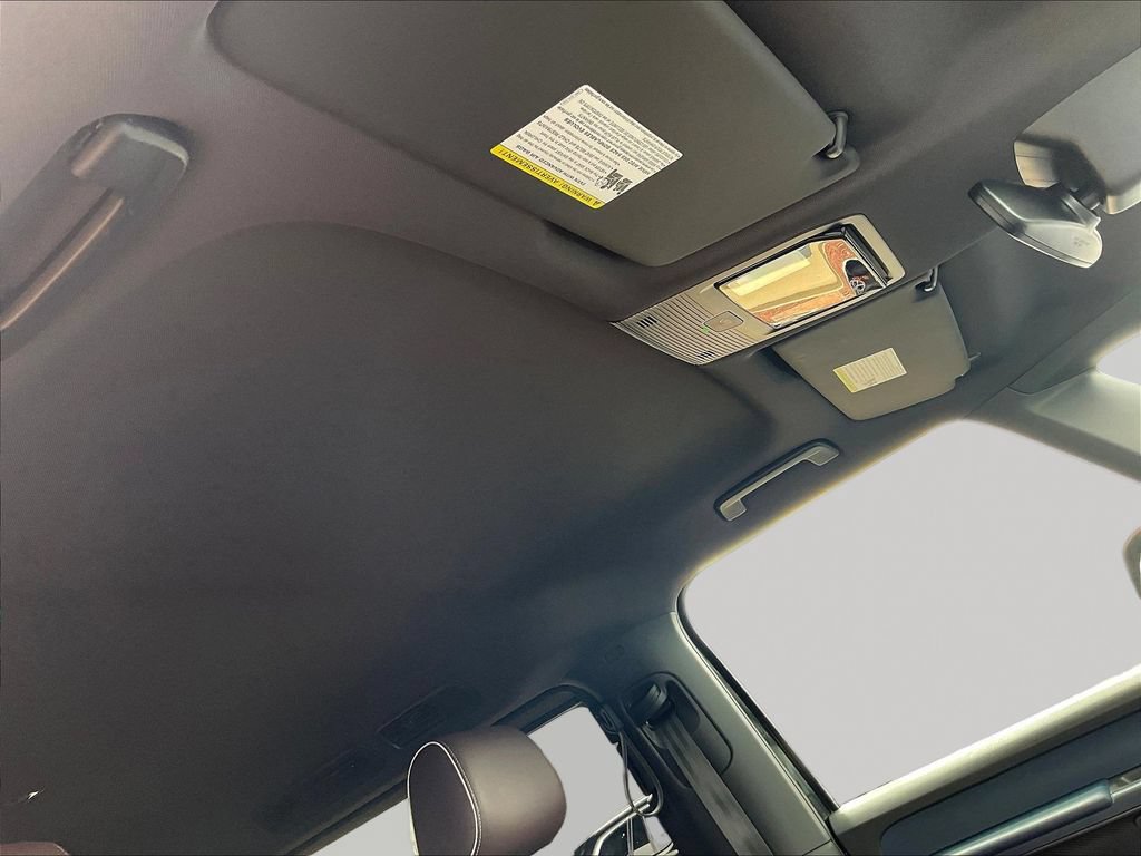 Used 2025 Volkswagen ID. Buzz Pro S RWD image 28