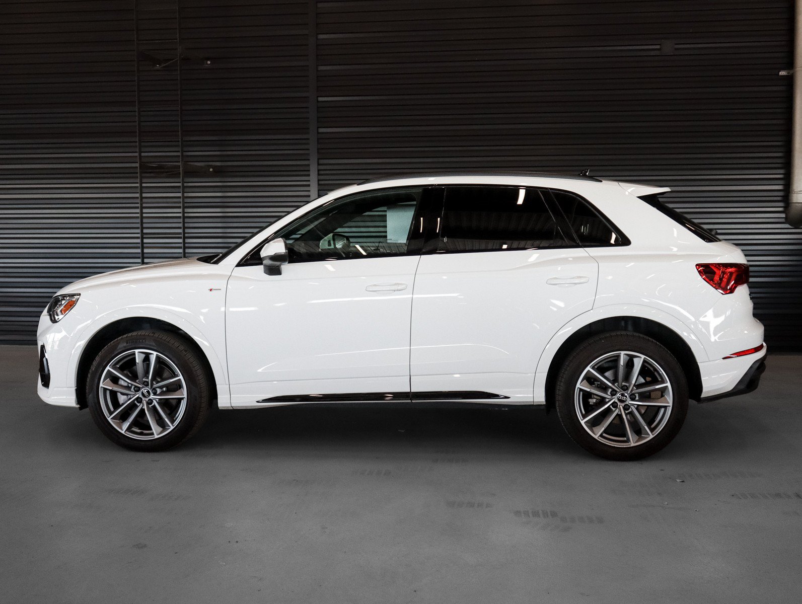 Used 2023 Audi Q3 2.0T Premium AWD/4WD image 14