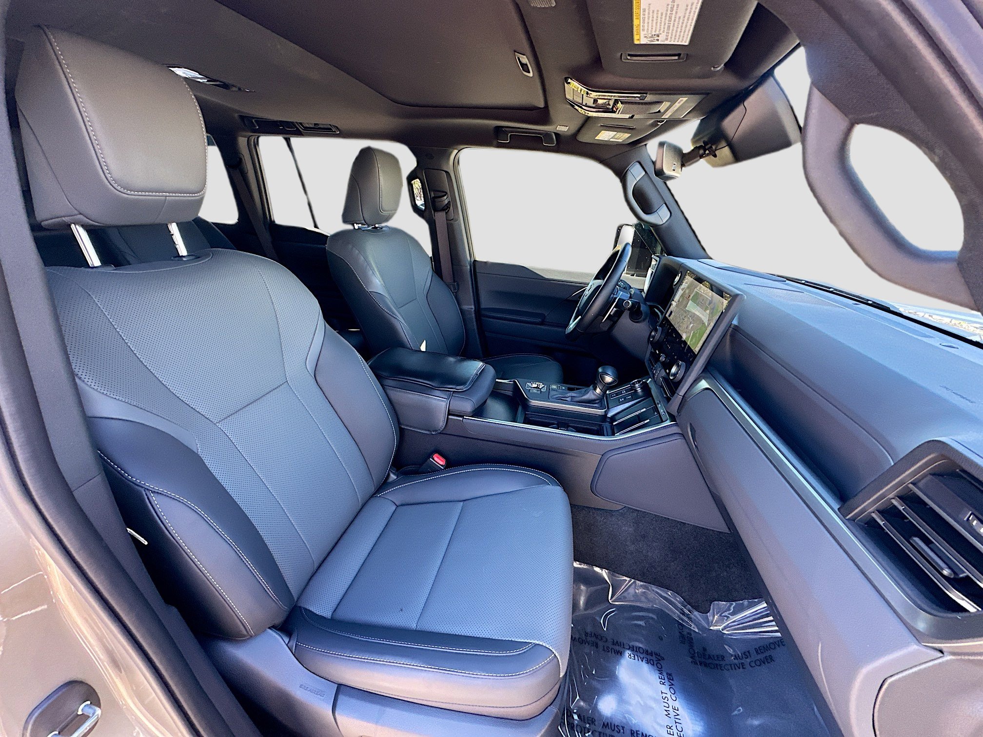 Used 2024 Lexus GX 550 w/ Cold Area Package image 33