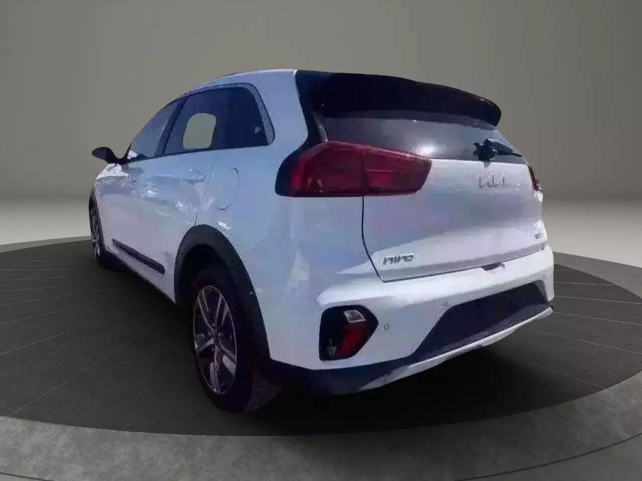 Used 2022 Kia Niro EX Premium image 5