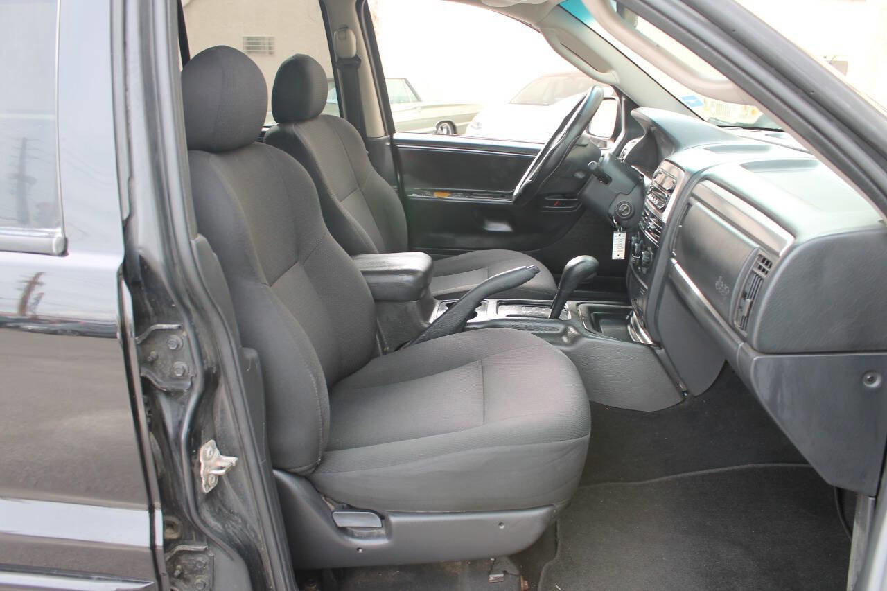 Used 2004 Jeep Grand Cherokee Laredo w/ Convenience Group AWD/4WD image 29