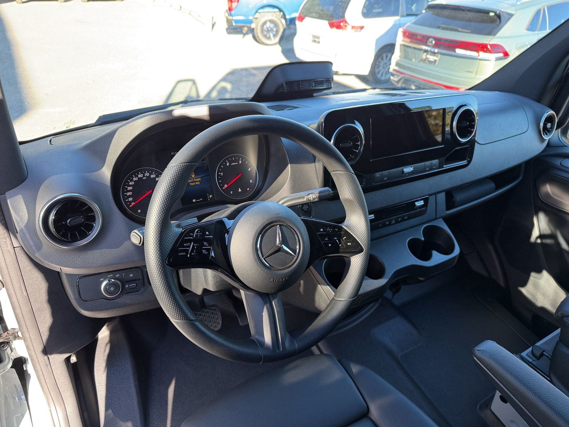 Used 2025 Mercedes-Benz Sprinter 2500 image 4
