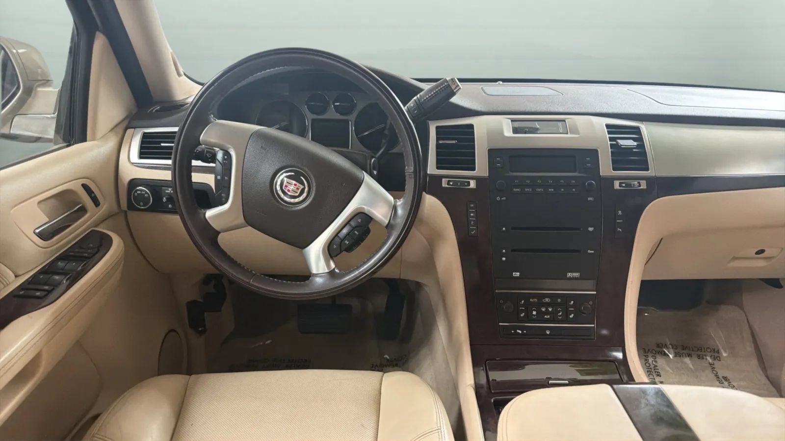 Used 2008 Cadillac Escalade AWD image 10
