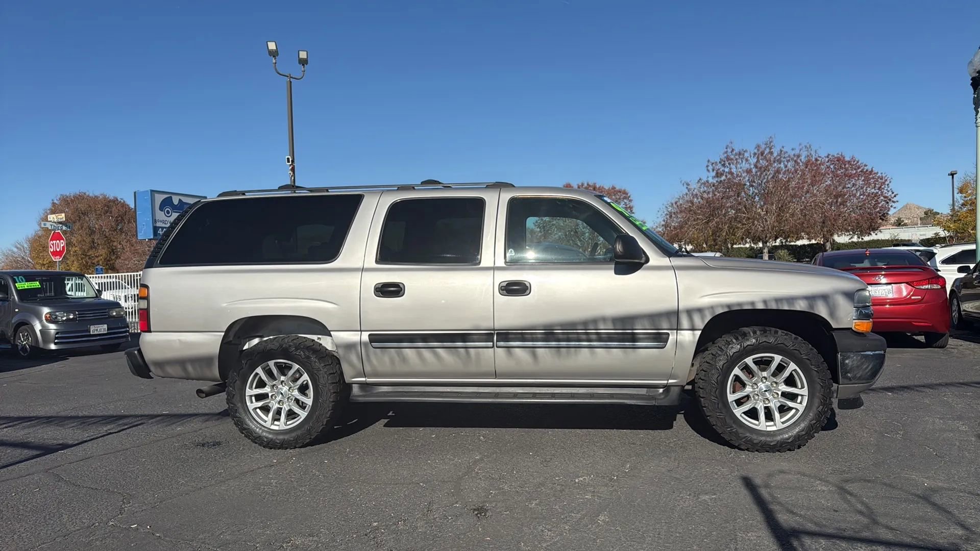 Used 2005 Chevrolet Suburban LS w/ Cargo Package image 2