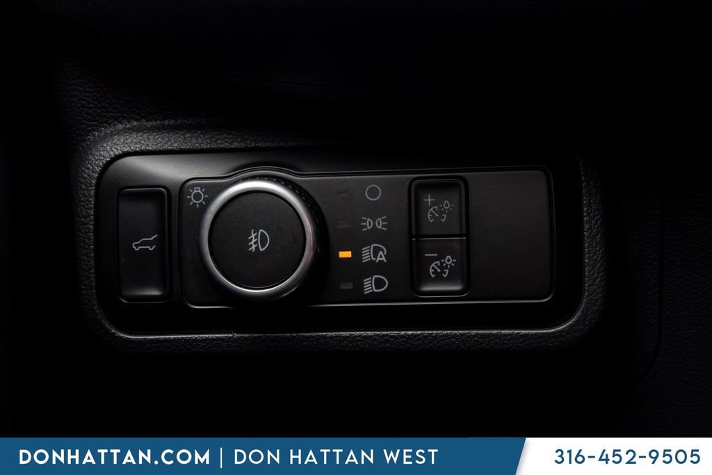 Used 2025 Ford Explorer ST-Line w/ ST-Line Street Pack AWD/4WD image 12