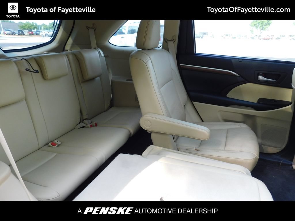 Used 2019 Toyota Highlander Limited Platinum FWD image 5