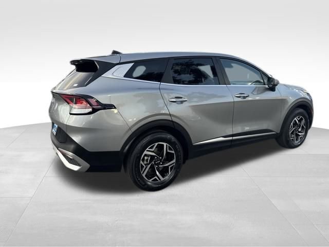 Used 2024 Kia Sportage LX image 5