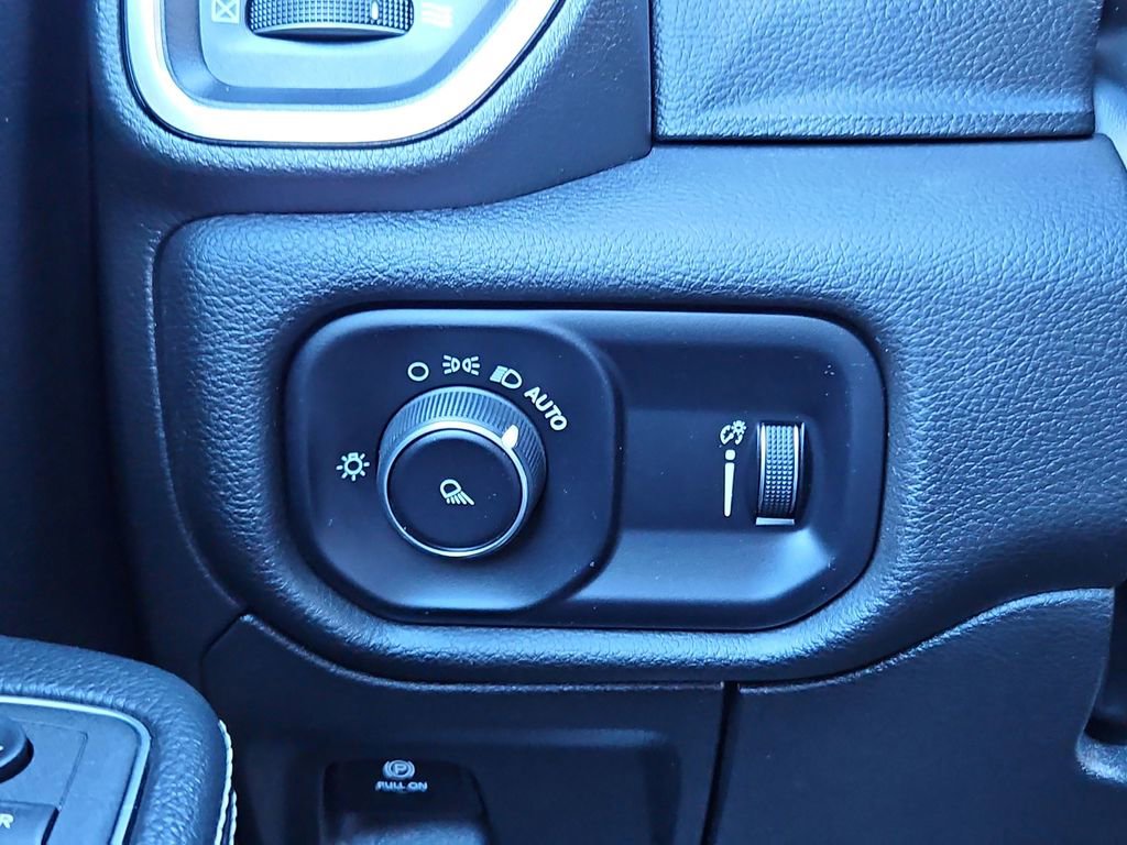 Used 2024 RAM 1500 Laramie image 14