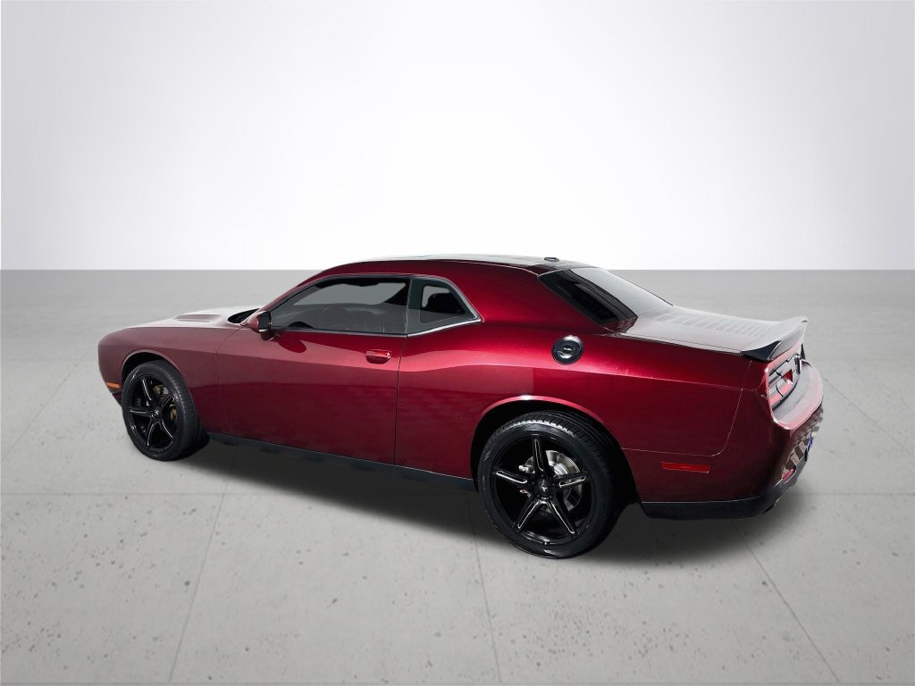 Used 2019 Dodge Challenger SXT w/ Driver Convenience Group AWD/4WD image 8