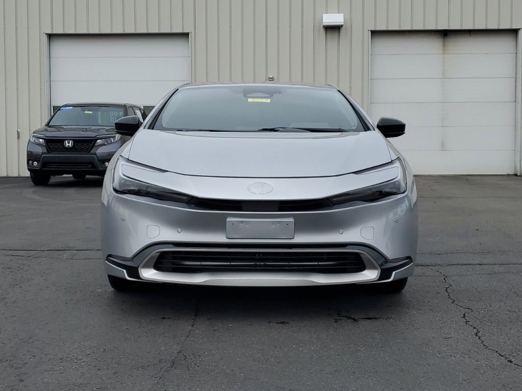 Used 2024 Toyota Prius Prime XSE image 2