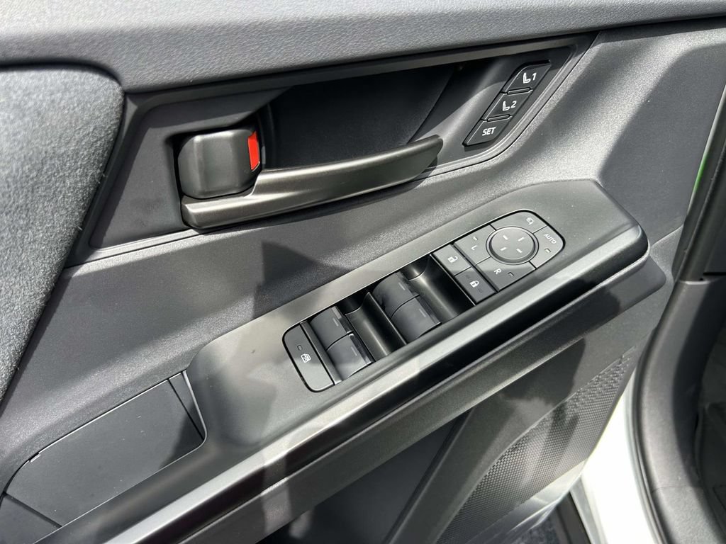 New 2026 Toyota C-HR AWD/4WD image 17