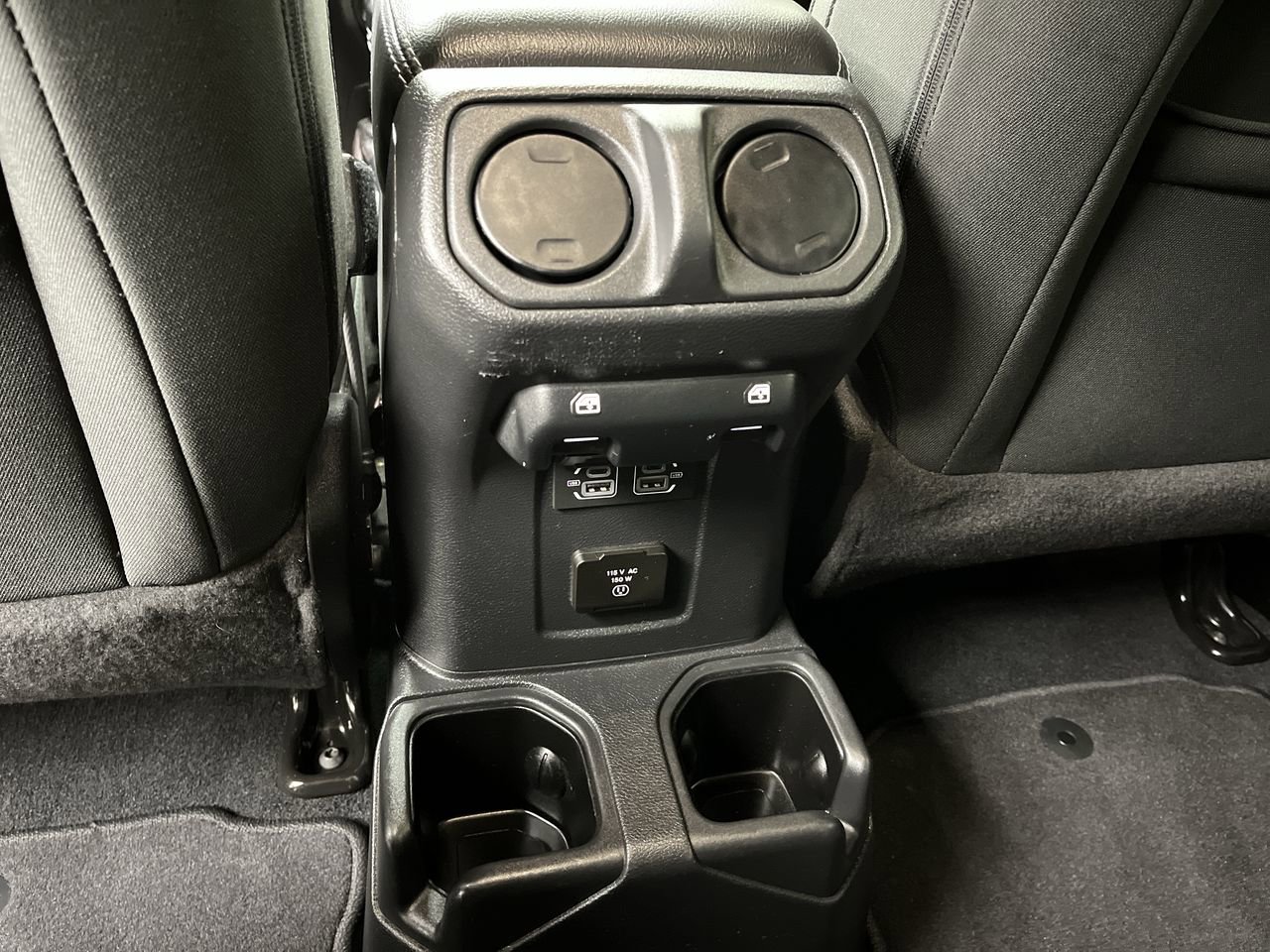 Used 2022 Jeep Wrangler Unlimited Sahara w/ Cold Weather Group AWD/4WD image 12