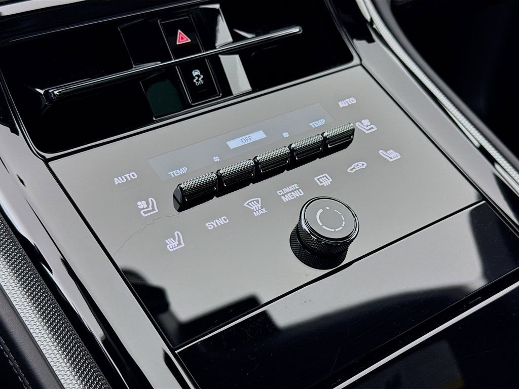 Certified 2025 Porsche Panamera 4 AWD/4WD image 22