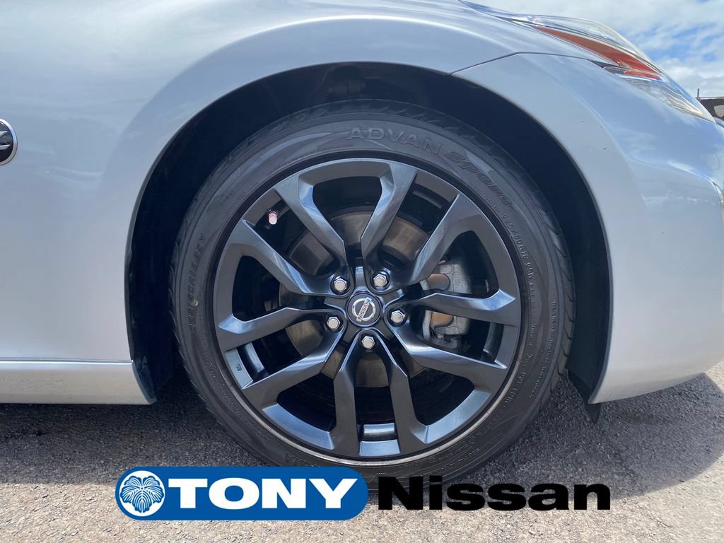 Used 2017 Nissan 370Z Coupe RWD image 10