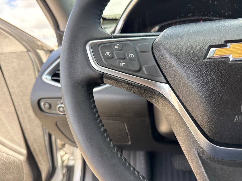 Used 2018 Chevrolet Malibu LT FWD image 15