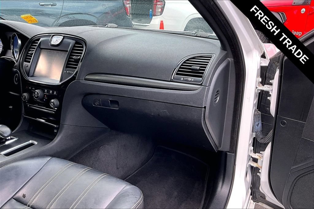 Used 2013 Chrysler 300 S RWD image 25