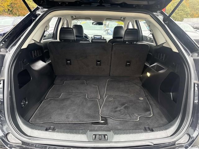 Used 2023 Ford Edge SEL image 7