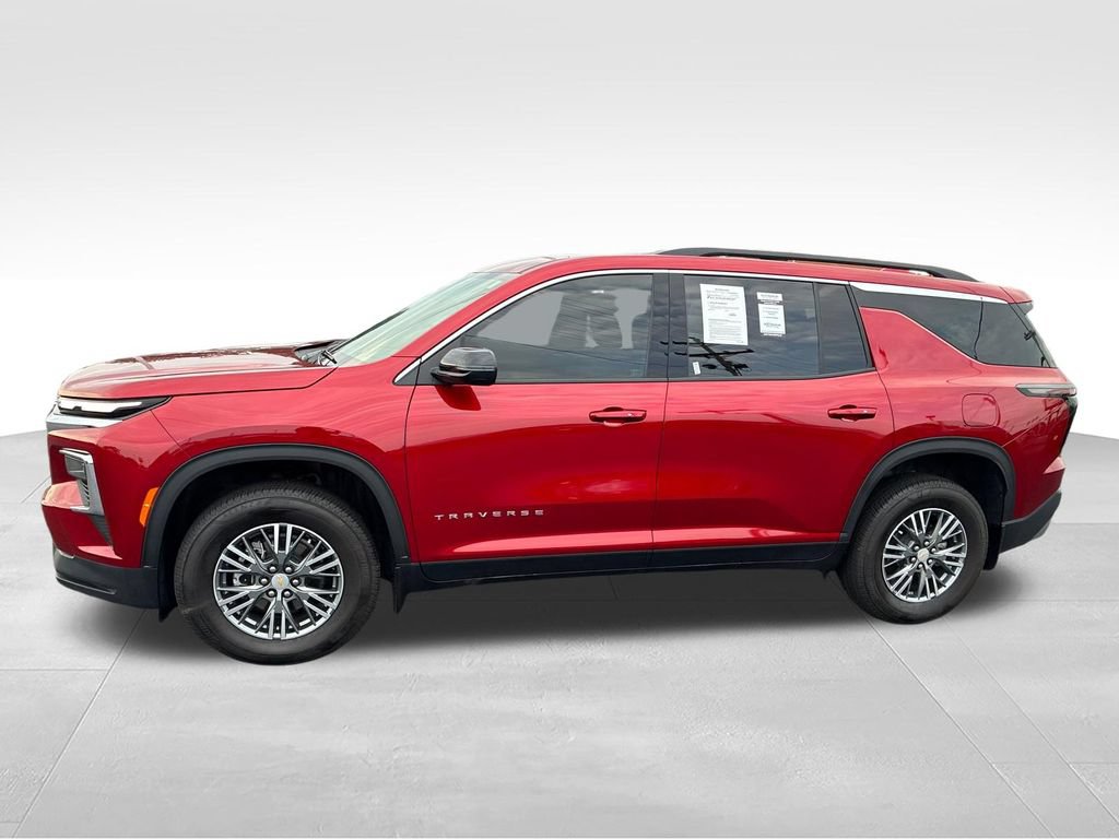 Used 2025 Chevrolet Traverse LT w/ LPO, Floor Liner Package AWD/4WD image 2