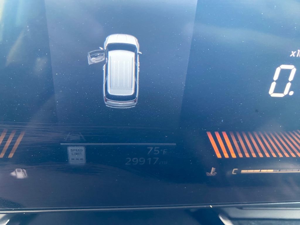 Used 2025 Kia Carnival image 33