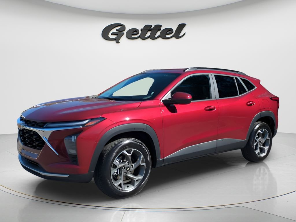 Used 2025 Chevrolet Trax LT w/ LT Convenience Package image 2