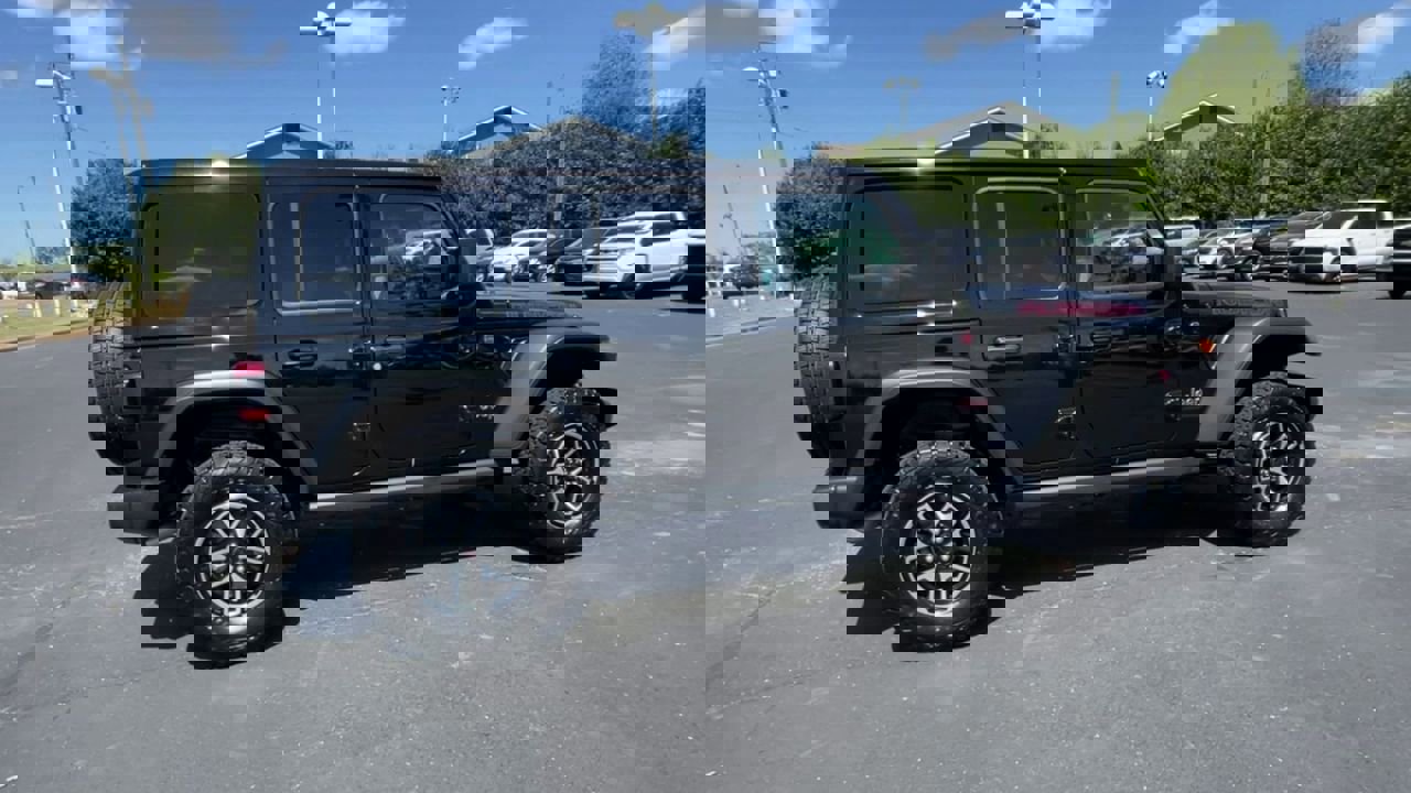 Used 2025 Jeep Wrangler Unlimited Rubicon image 9