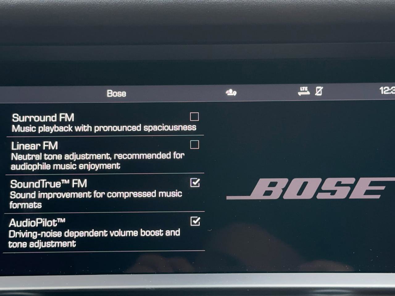 Used 2020 Porsche Macan image 21