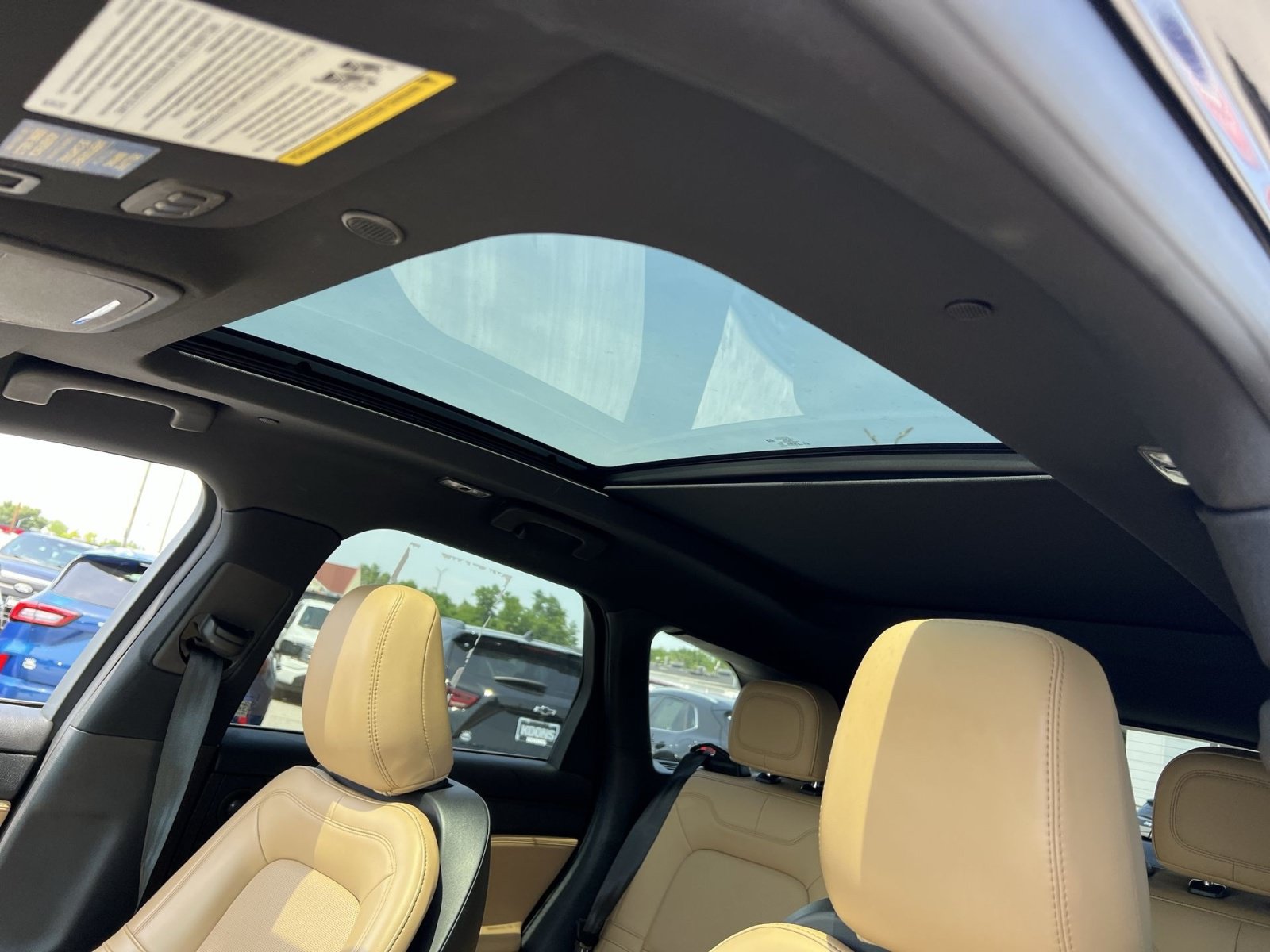 Used 2022 Lincoln Corsair Reserve w/ Luxury Package AWD/4WD image 23