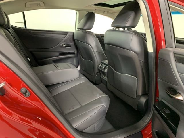 Used 2025 Lexus ES 300h F Sport w/ Accessory Package (Z2) image 37
