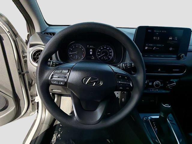 Used 2023 Hyundai Kona SE w/ Cargo Package FWD image 11