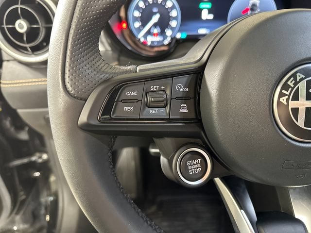 Used 2024 Alfa Romeo Tonale Ti AWD/4WD image 18