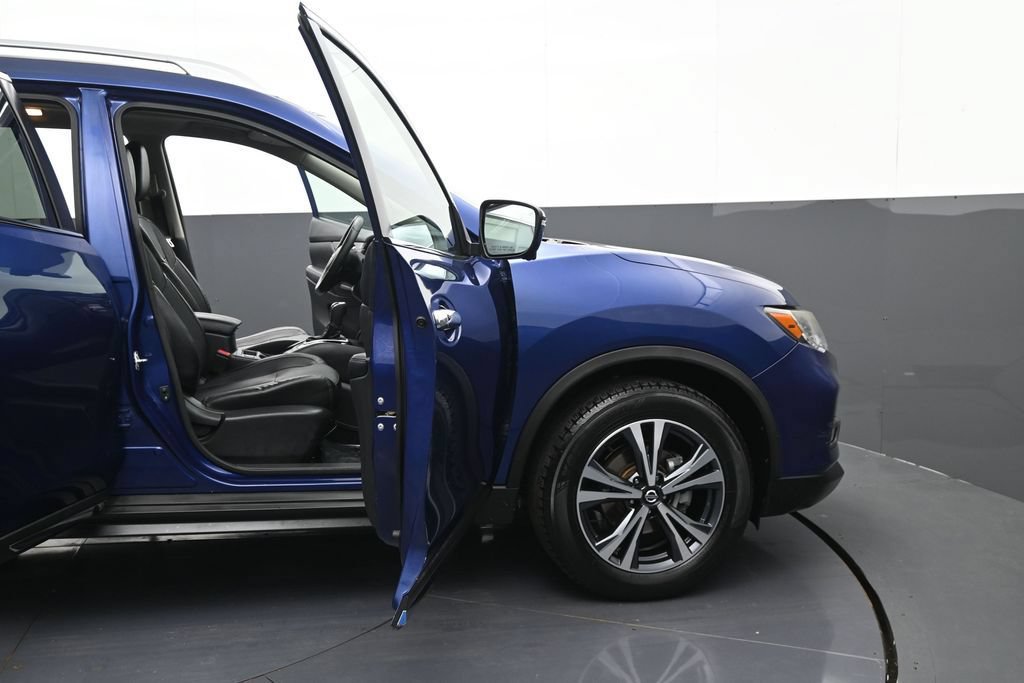 Used 2018 Nissan Rogue SL w/ Premium Package AWD/4WD image 9