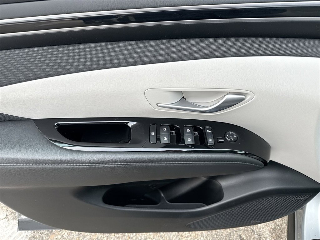Used 2023 Hyundai Tucson Limited image 15