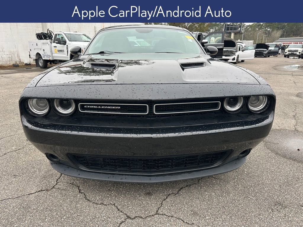 Used 2019 Dodge Challenger SXT image 10