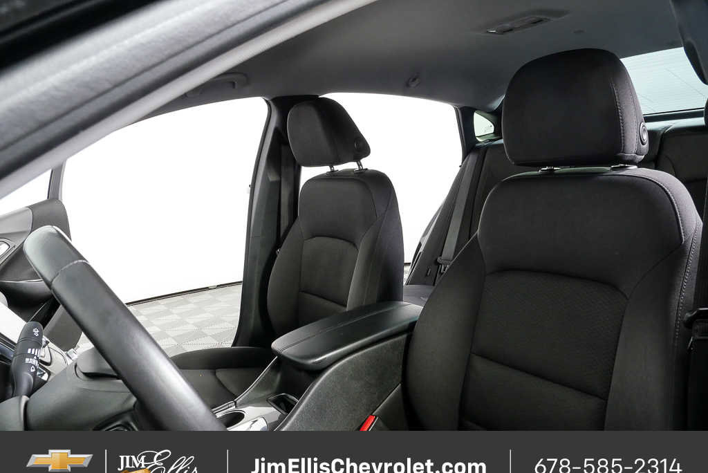 Used 2017 Chevrolet Malibu LT image 5