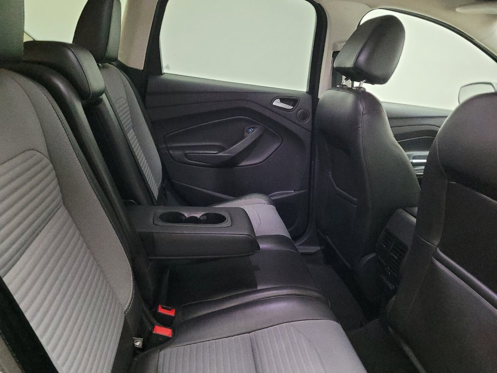 Used 2017 Ford Escape SE w/ Equipment Group 201A FWD image 19