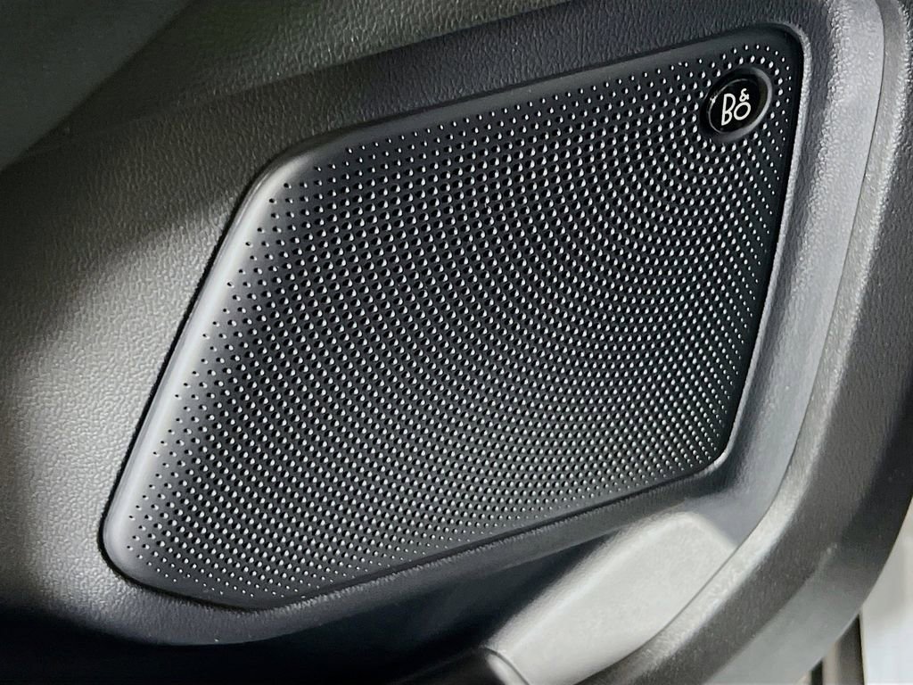 New 2025 Ford Escape SE w/ PHEV Premium Package FWD image 13