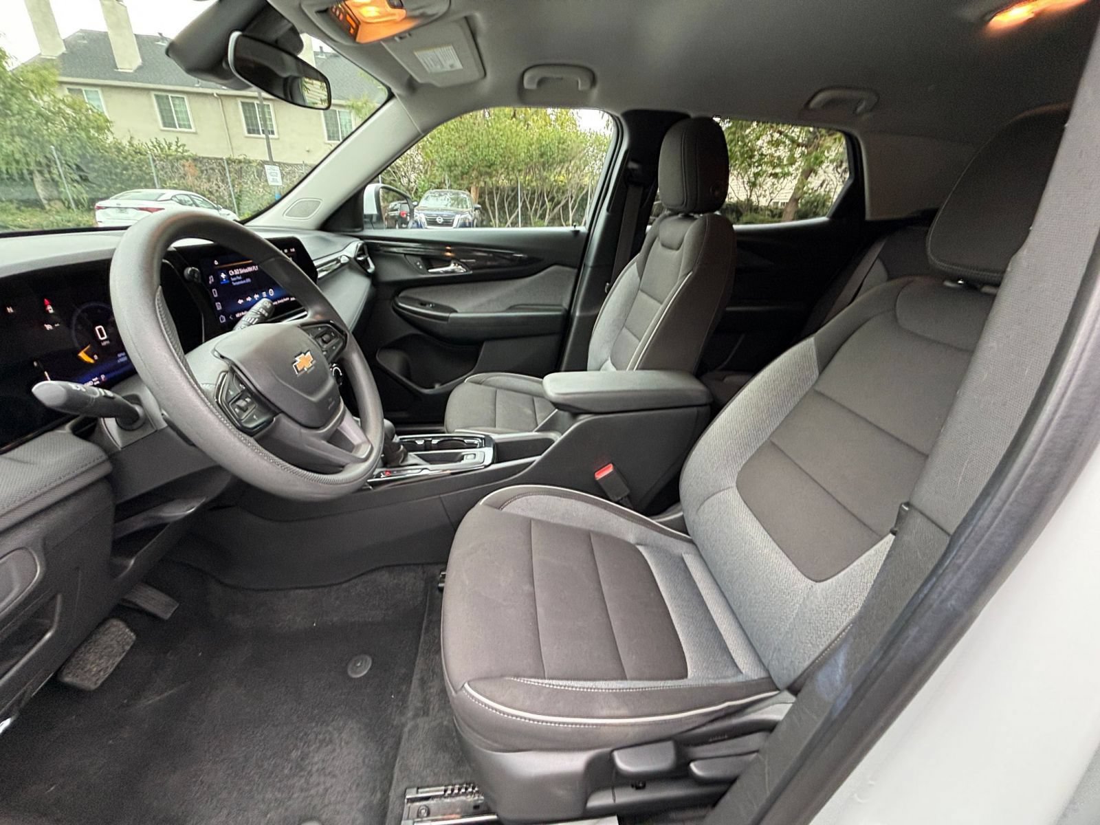 Used 2025 Chevrolet TrailBlazer LT AWD/4WD image 25