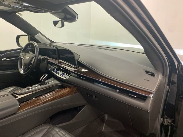 Used 2021 Cadillac Escalade Premium Luxury Platinum w/ Heavy-Duty Trailer Package image 24