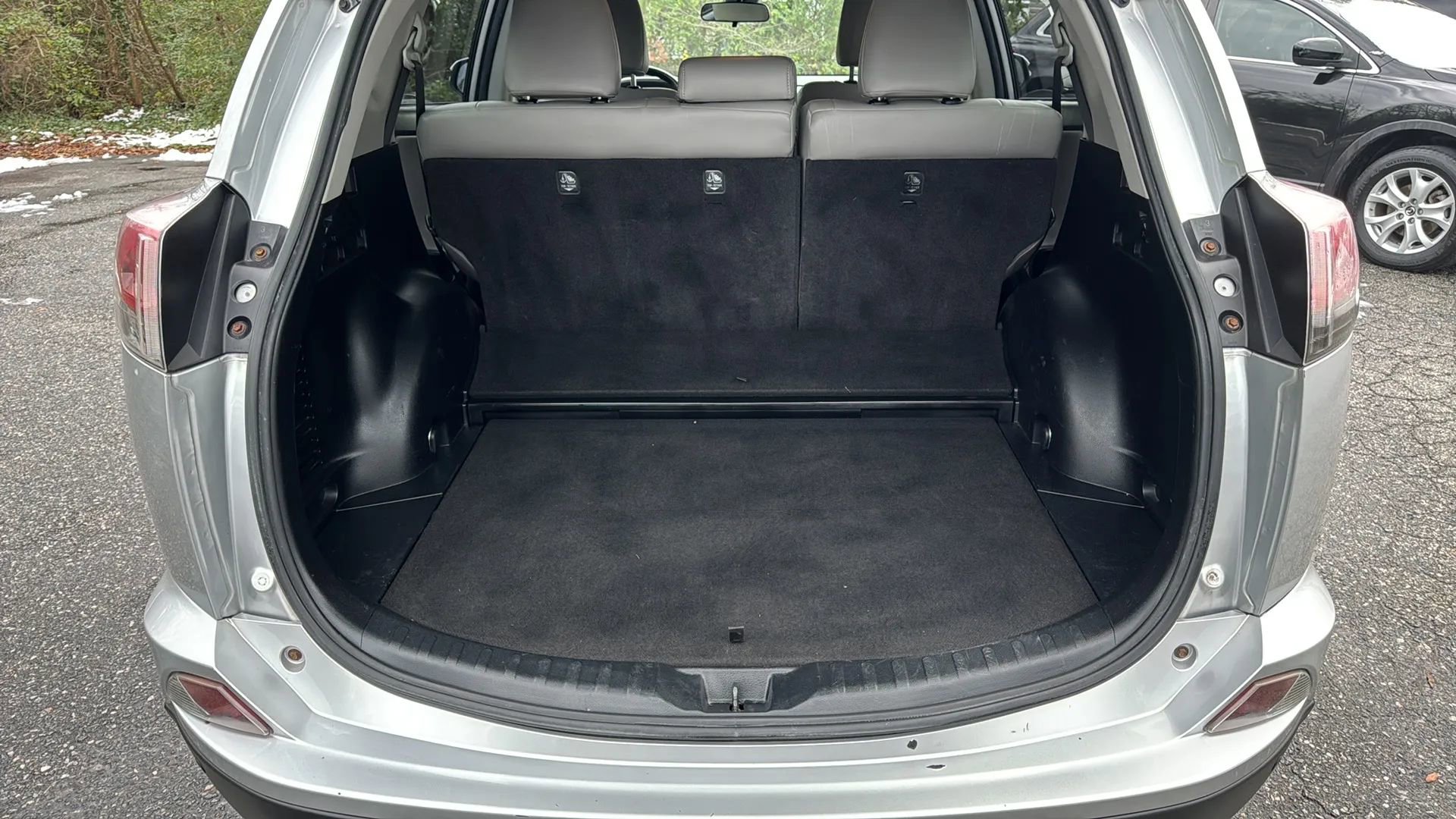 Used 2016 Toyota RAV4 XLE image 14