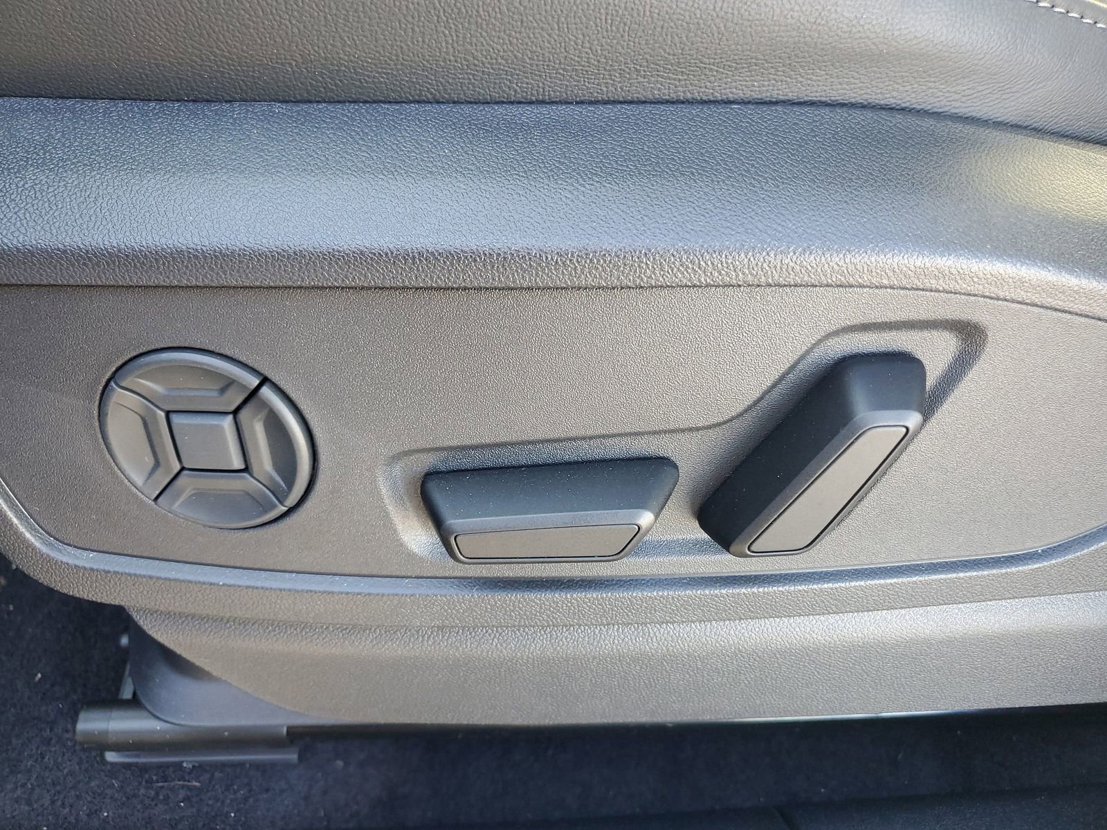 New 2025 Audi Q5 Premium Plus AWD/4WD image 22