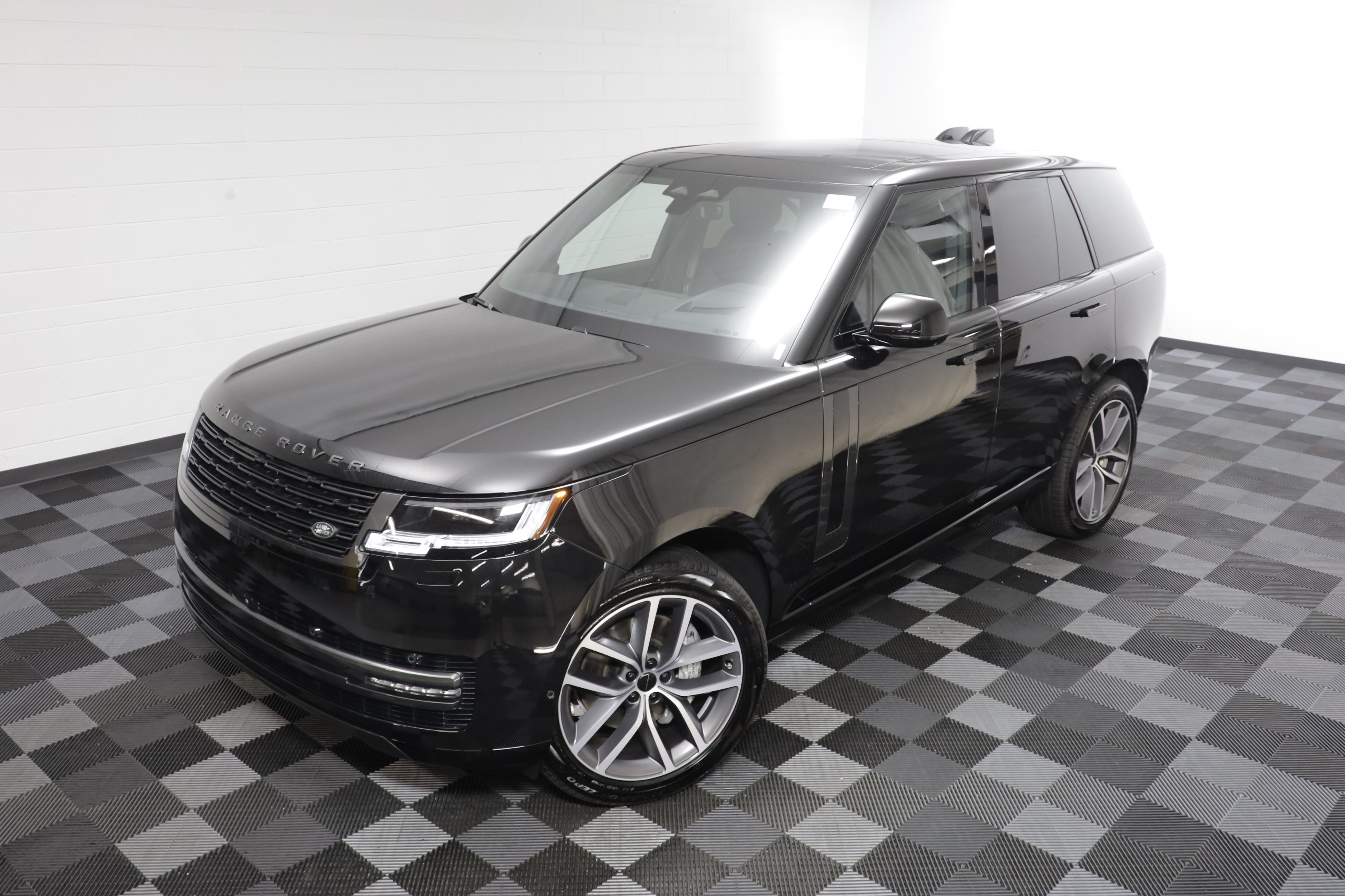 New 2026 Land Rover Range Rover SE AWD/4WD image 2