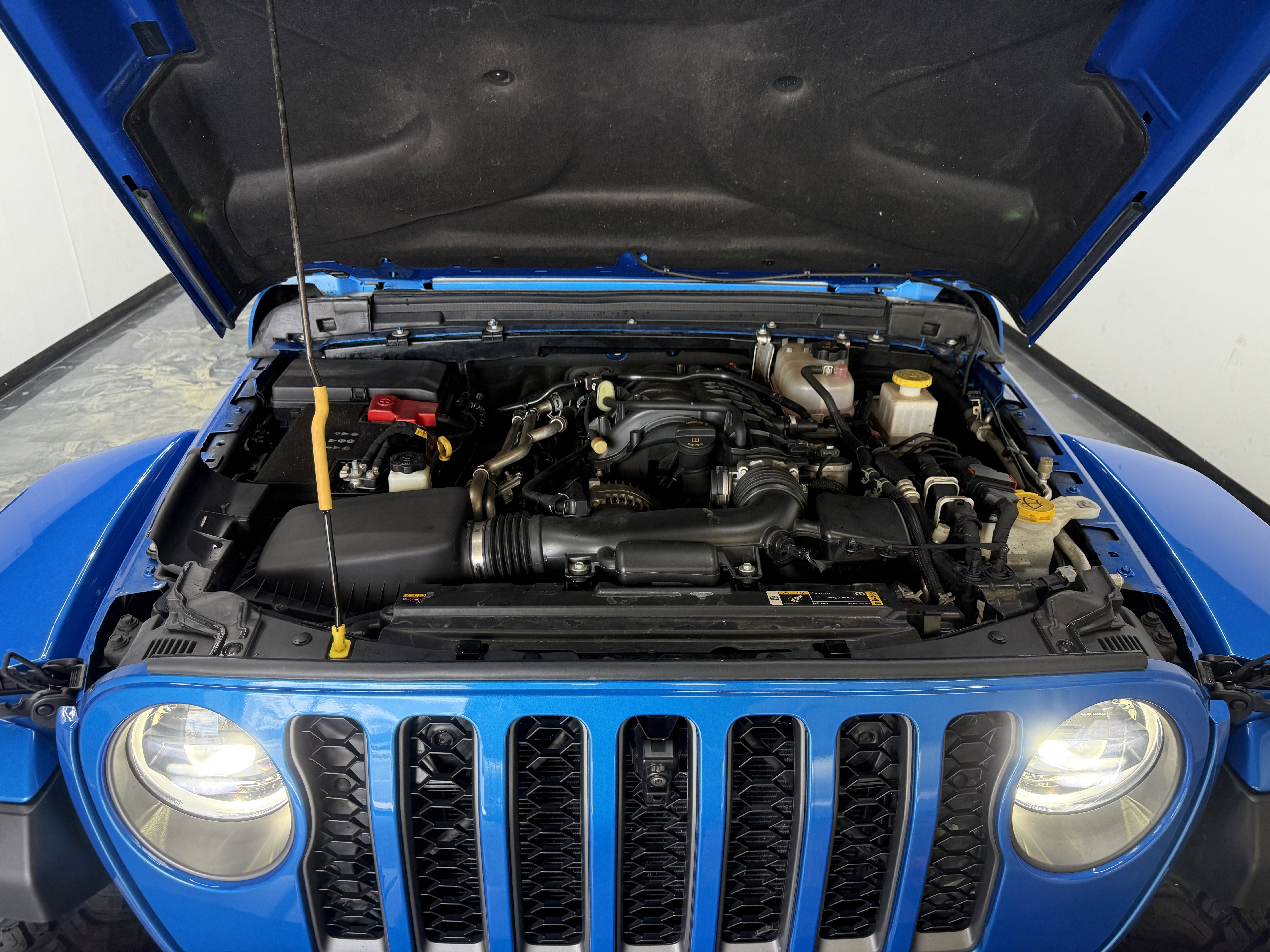 Used 2023 Jeep Gladiator Mojave w/ Dual Top Group image 24
