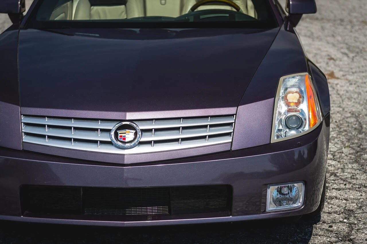 Used 2004 Cadillac XLR image 32