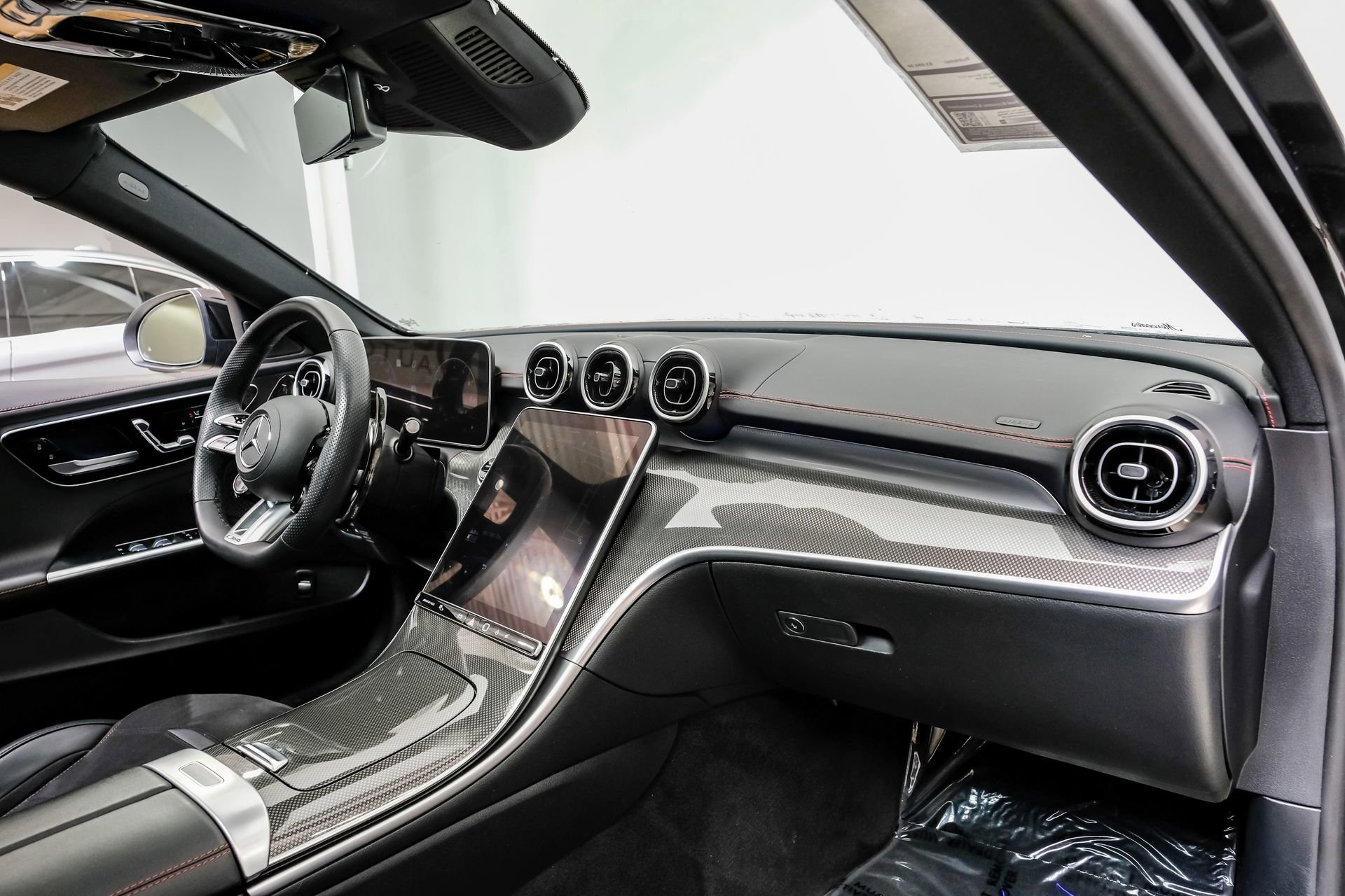 Used 2024 Mercedes-Benz C 43 AMG 4MATIC Sedan w/ Driver Assistance Package image 17