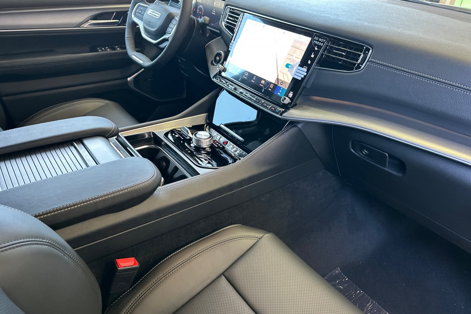 New 2026 Jeep Grand Wagoneer 4WD image 17