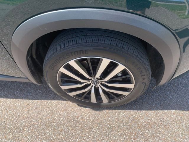 Used 2025 Nissan Pathfinder Platinum w/ Black Appearance Package image 10